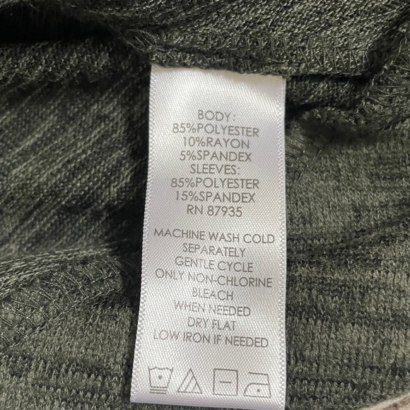 LOGO Lori Goldstein Zip Up Dark Green Cardigan with Shark Bite Hem, size 1X - Picture 11 of 15